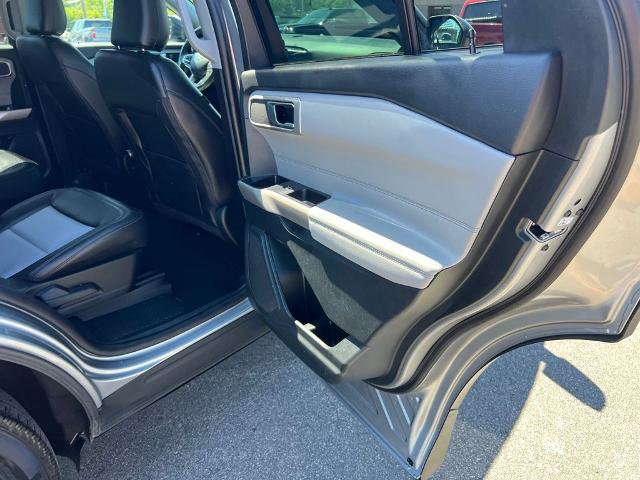 Certified 2023 Ford Explorer XLT w/ Equipment Group 202A AWD/4WD image 19