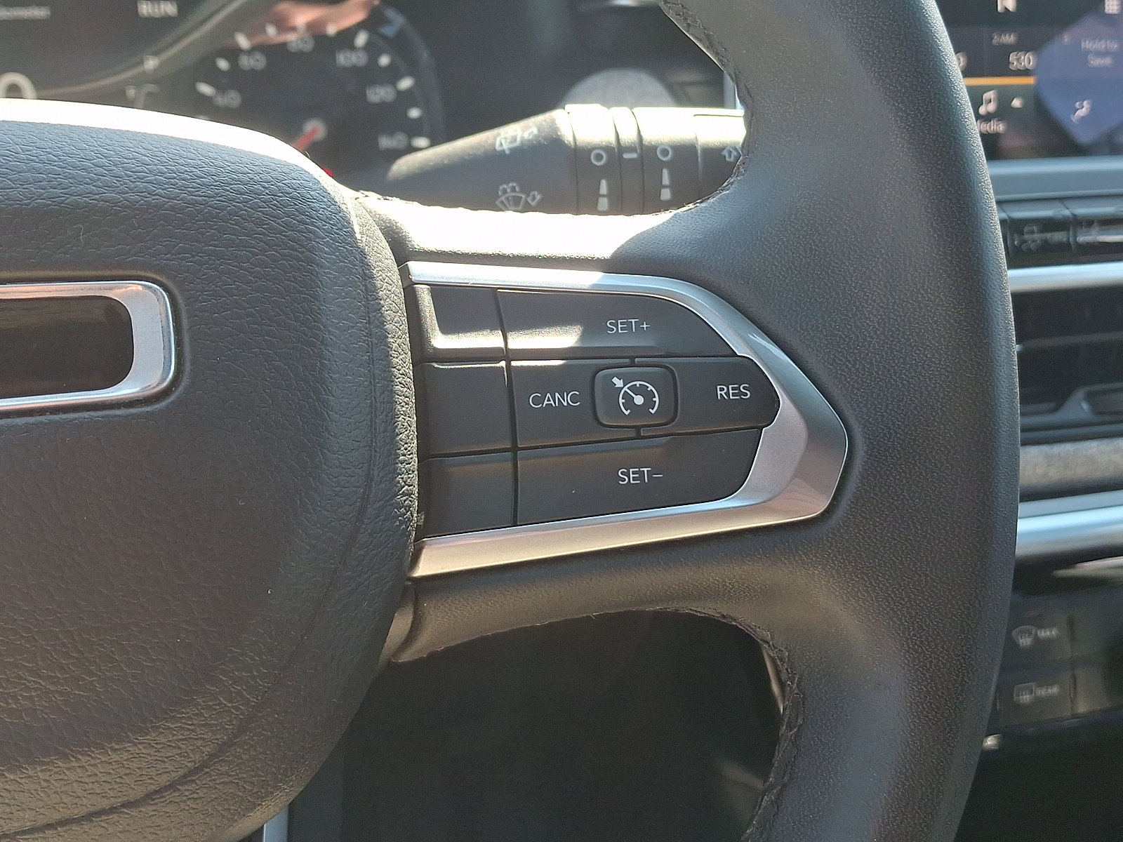 Used 2024 Jeep Compass Latitude AWD/4WD image 22
