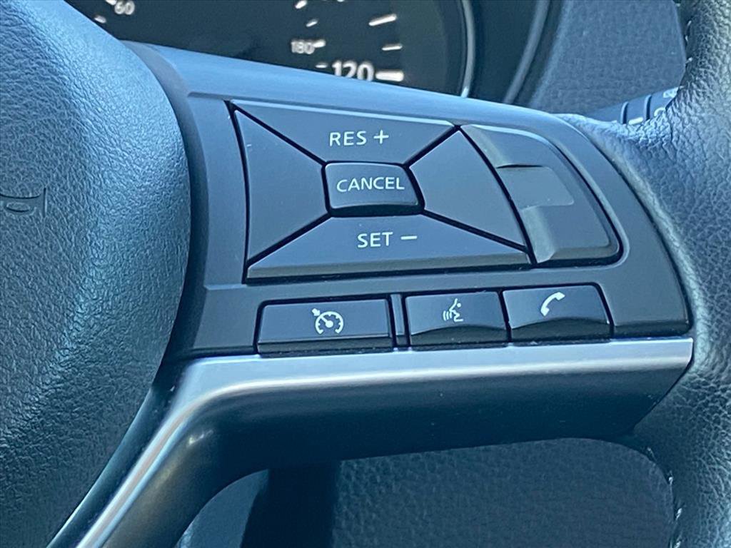 Used 2021 Nissan Rogue Sport SV image 9