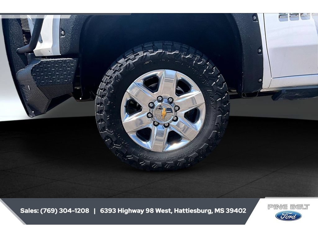 Used 2022 Chevrolet Silverado 2500 LTZ w/ LTZ Convenience Package AWD/4WD image 9