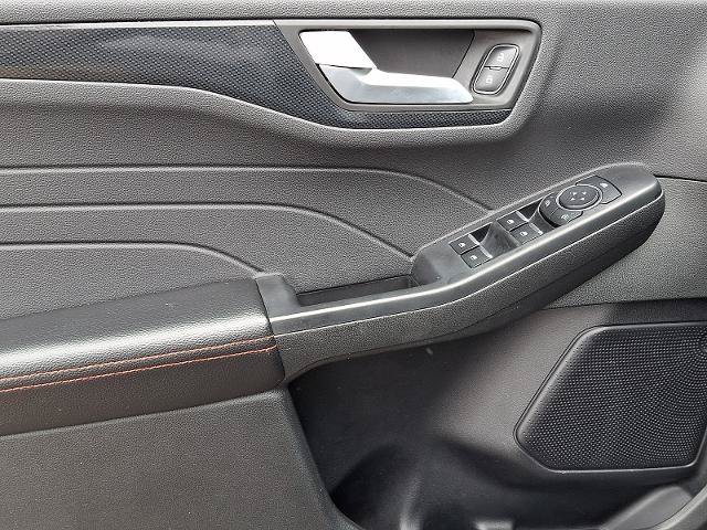 Certified 2025 Ford Escape ST-Line FWD image 11