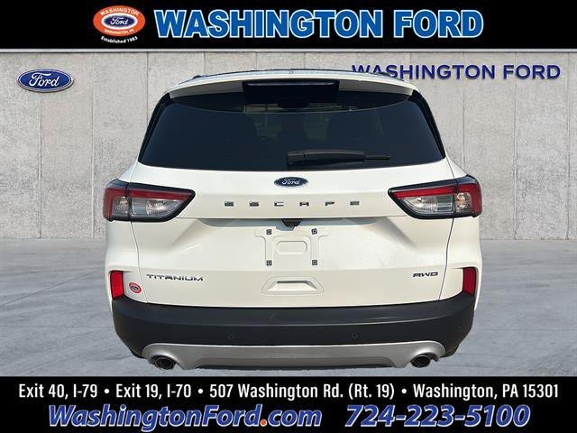 Certified 2022 Ford Escape Titanium AWD/4WD image 3