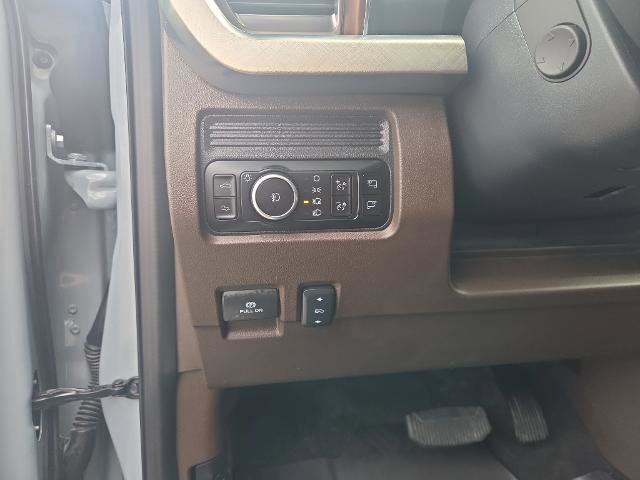 Certified 2025 Ford F450 King Ranch w/ Chrome Package AWD/4WD image 19