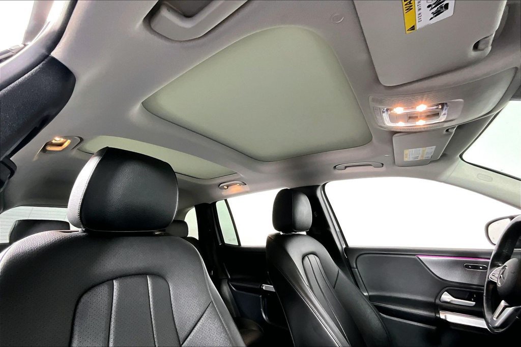 Used 2022 Mercedes-Benz GLB 250 4MATIC w/ Premium Package Lite image 22