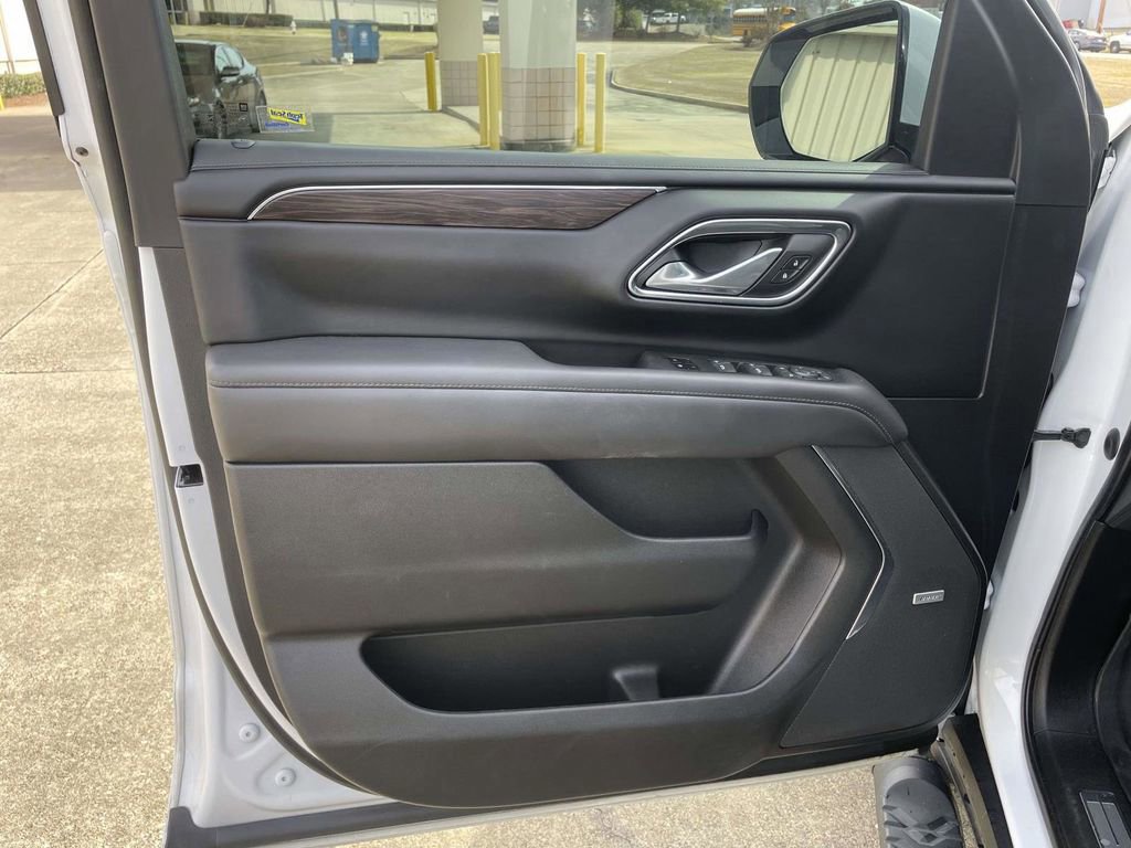 Used 2023 Chevrolet Suburban Z71 w/ Luxury Package image 15