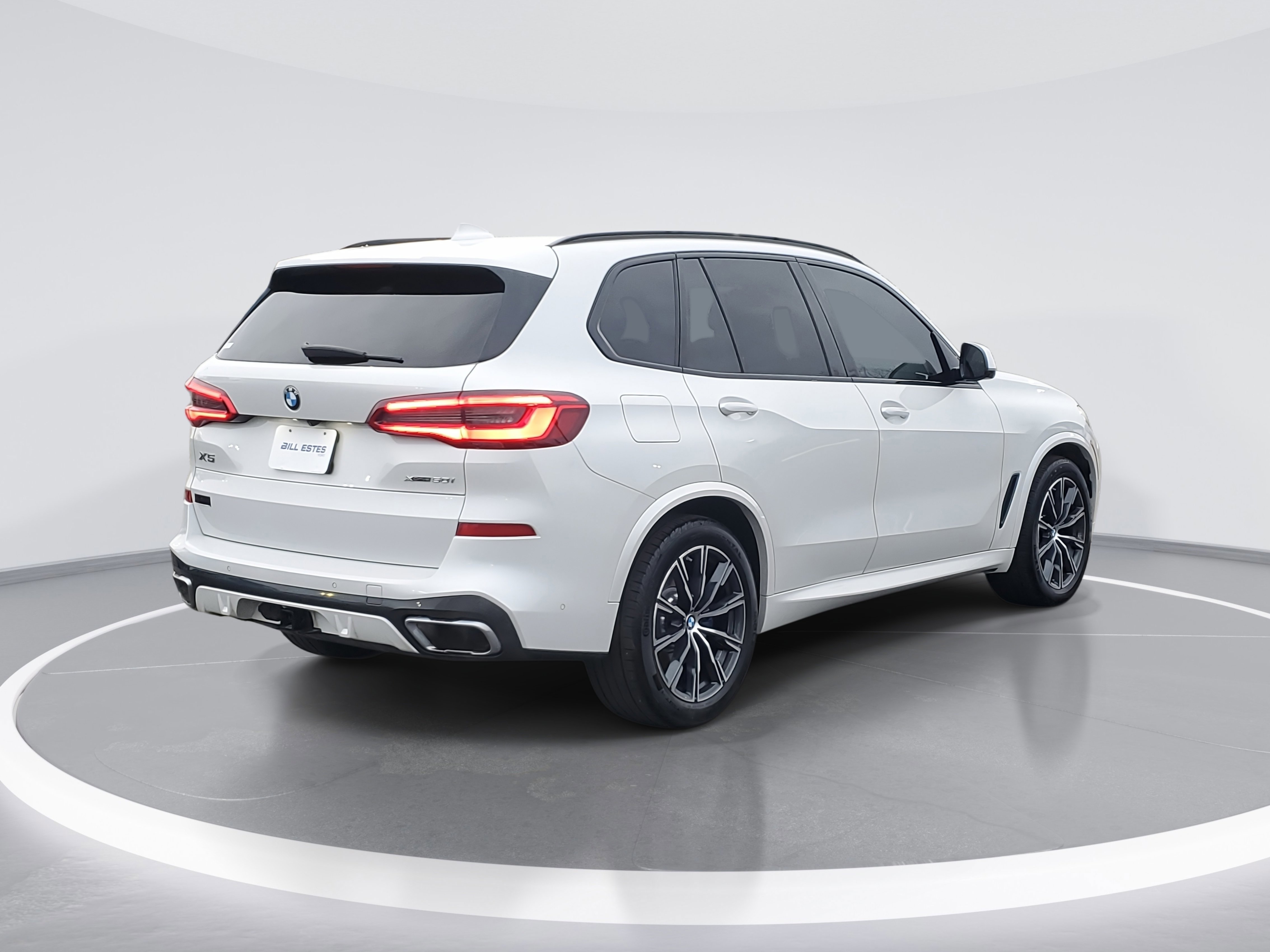 Used 2019 BMW X5 xDrive50i w/ M Sport Package image 3