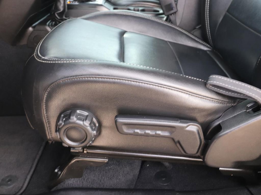Used 2023 Jeep Wrangler Unlimited Sahara image 18