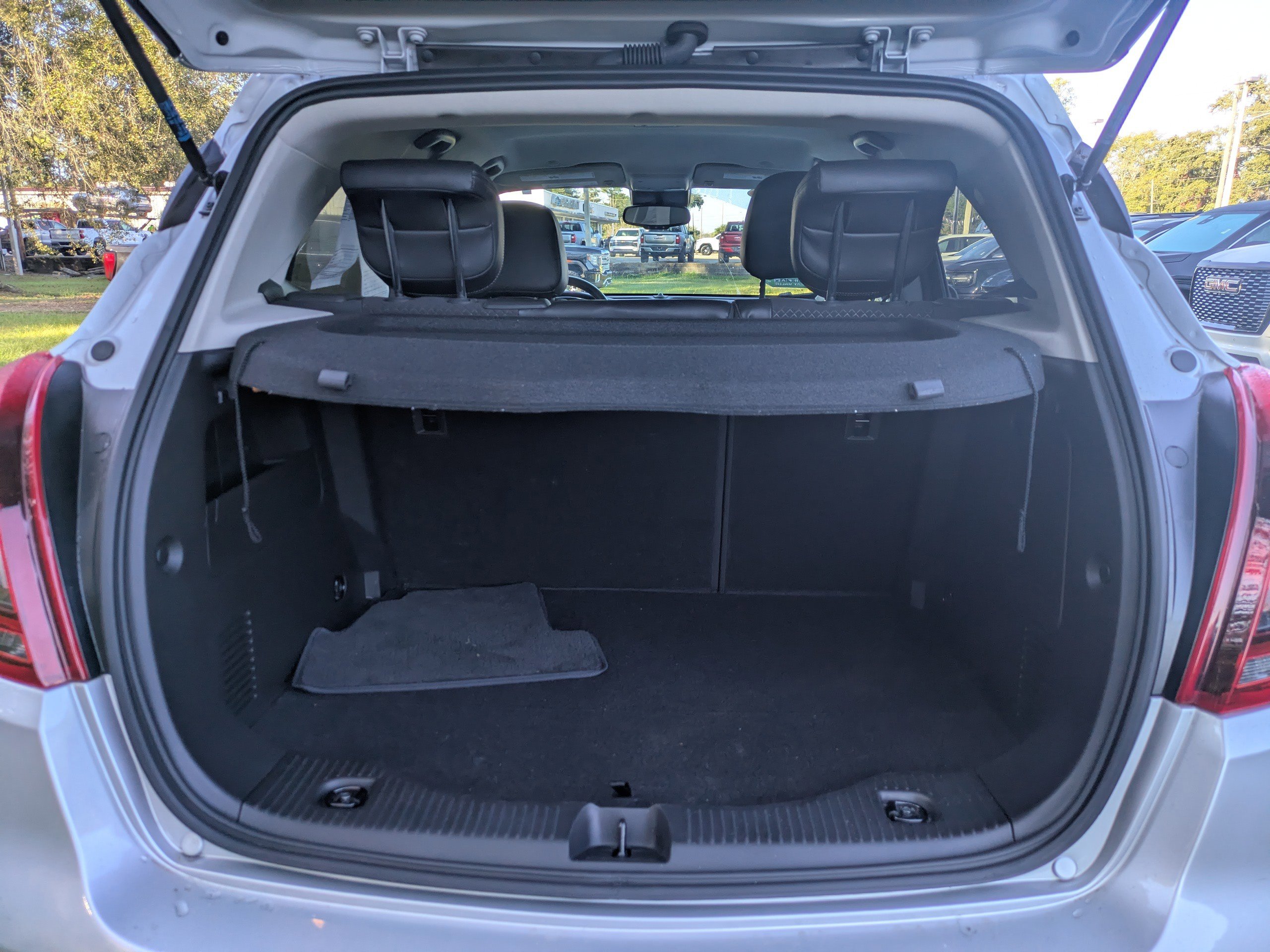 Used 2022 Buick Encore Preferred w/ Safety Package image 12