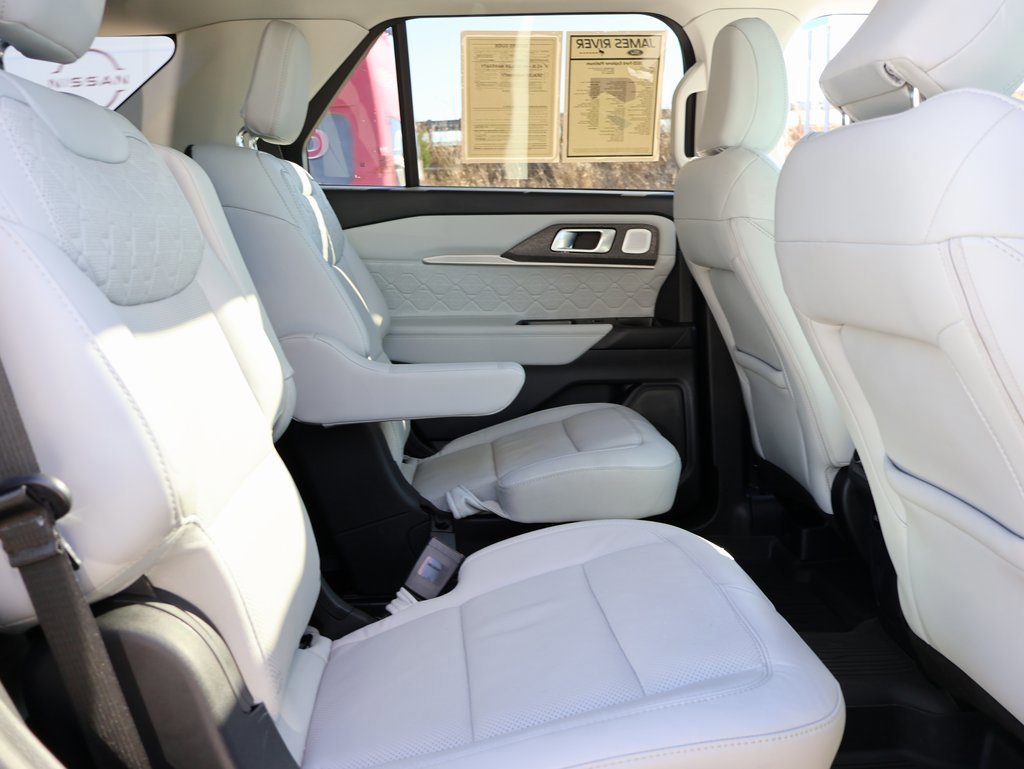 Certified 2025 Ford Explorer Platinum w/ LUX Leather Package image 12