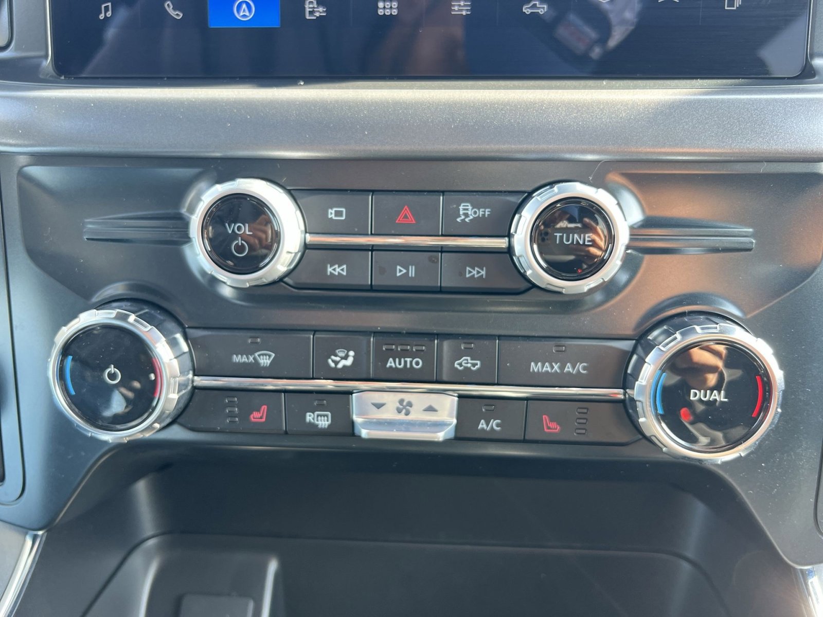 Certified 2025 Ford F150 XLT w/ Equipment Group 302A MID image 21