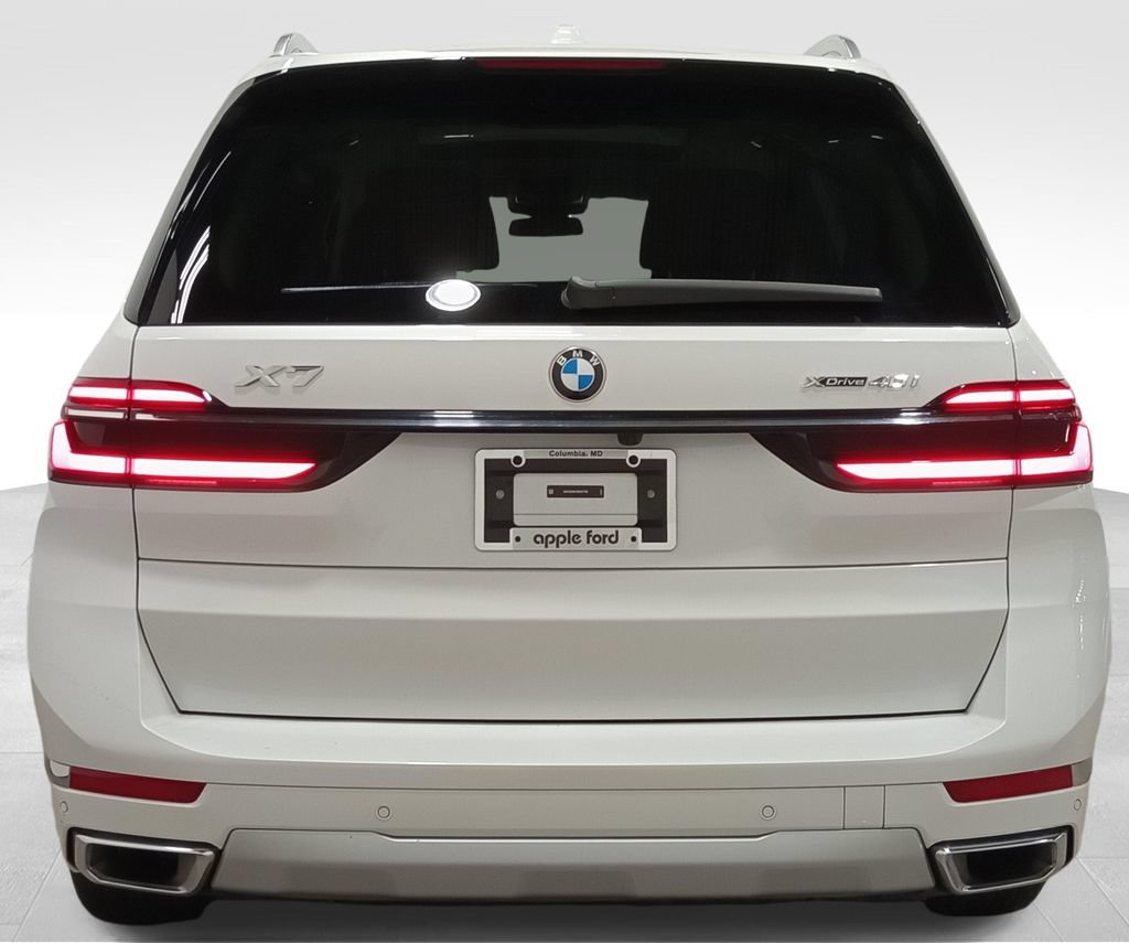 Used 2024 BMW X7 xDrive40i w/ Premium Package AWD/4WD image 5
