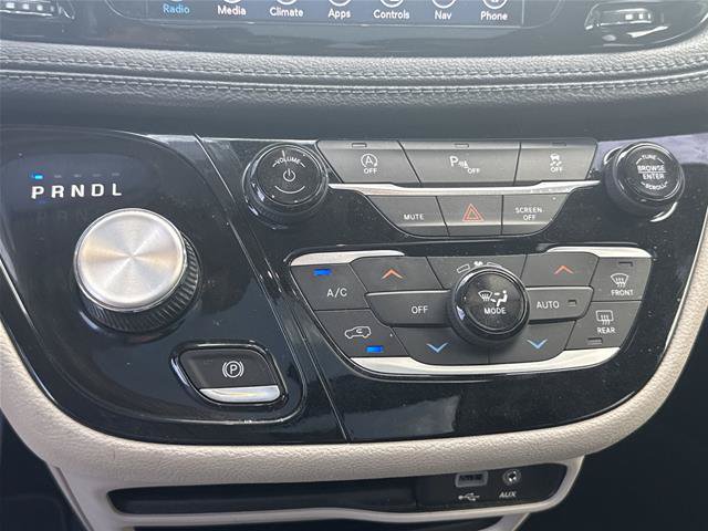 Used 2019 Chrysler Pacifica Limited FWD image 10