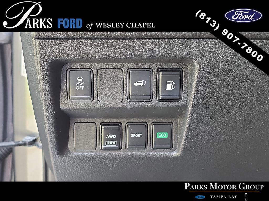 Used 2018 Nissan Rogue SV AWD/4WD image 27