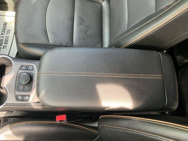 Used 2024 GMC Terrain AT4 AWD/4WD image 28