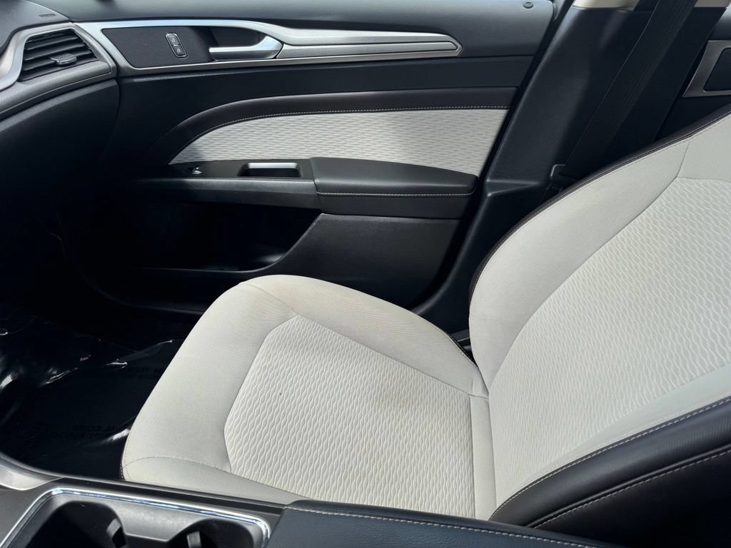 Certified 2019 Ford Fusion SE w/ Equipment Group 151A FWD image 23