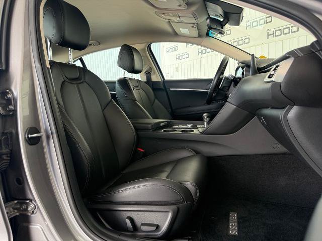 Used 2025 Genesis G70 2.5T RWD image 7