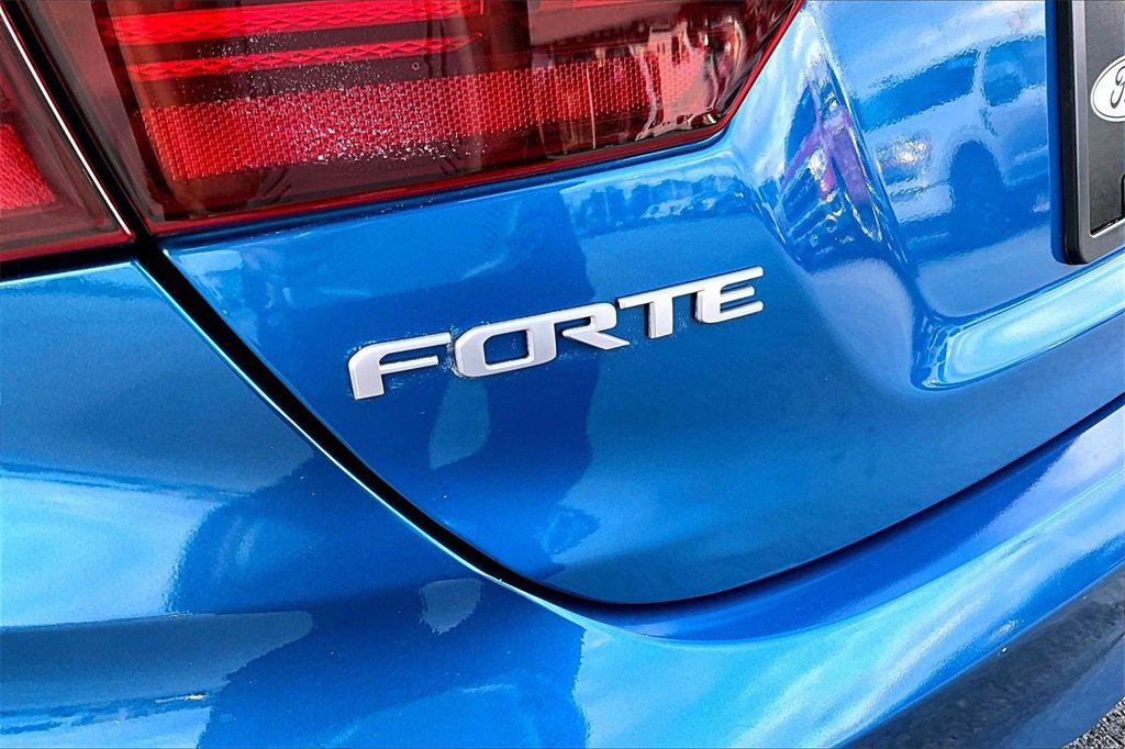 Used 2022 Kia Forte GT-Line w/ GT-Line Premium Package image 8