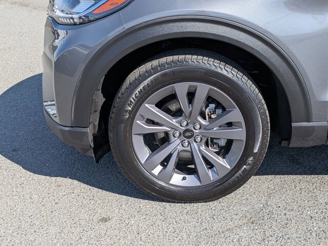 Certified 2025 Ford Explorer Active w/ Active Comfort Package AWD/4WD image 11