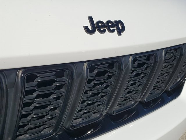 Used 2023 Jeep Grand Cherokee Altitude image 7
