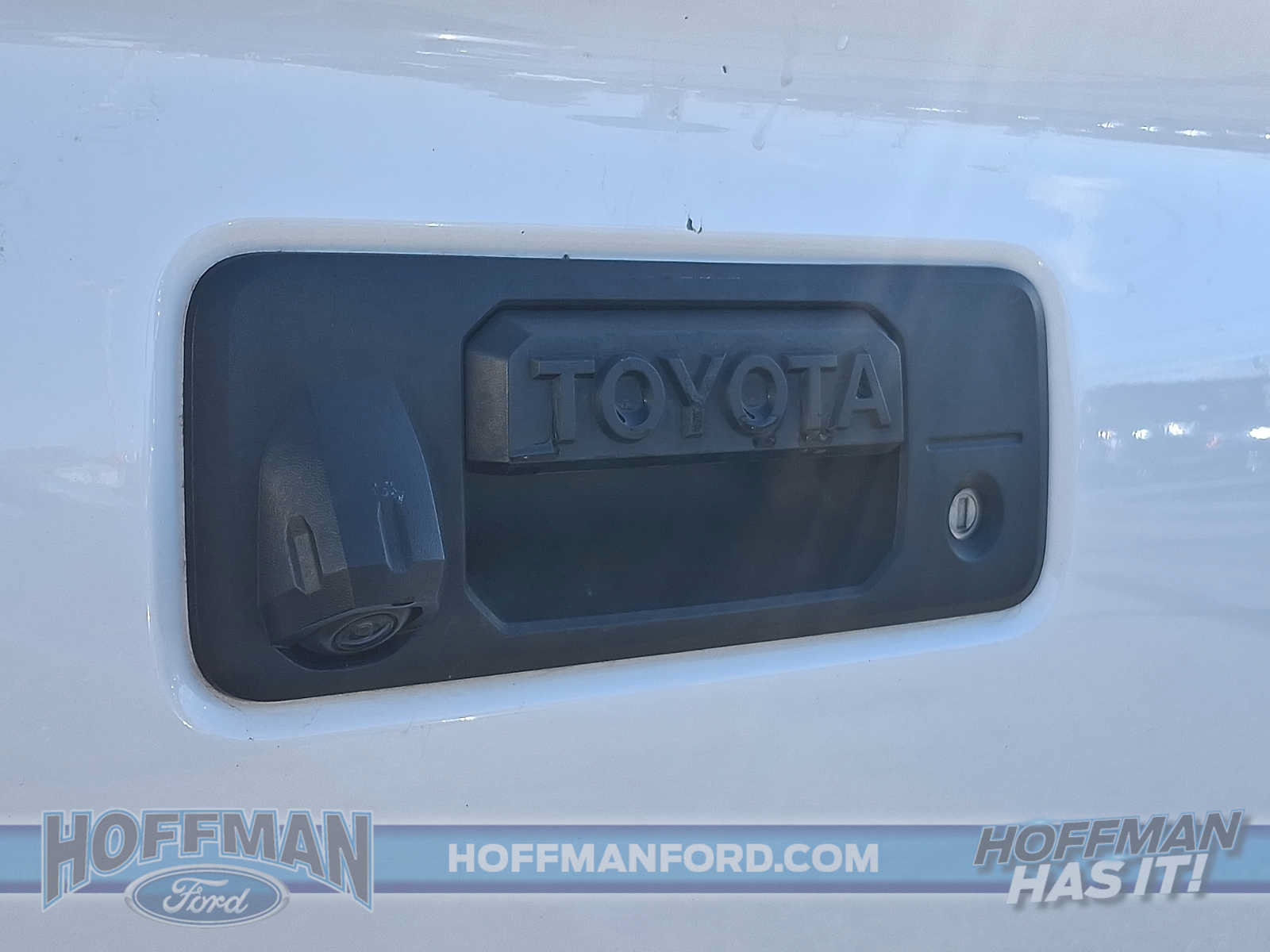Used 2023 Toyota Tacoma TRD Off-Road w/ Technology Package AWD/4WD image 31