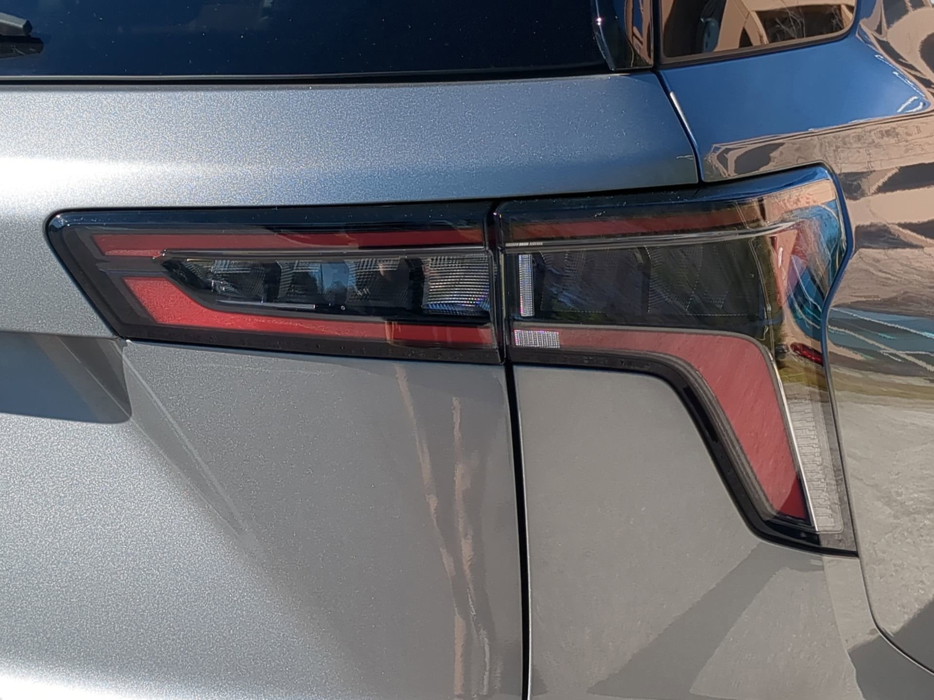 Used 2025 Chevrolet Equinox ACTIV w/ Convenience Package III image 37