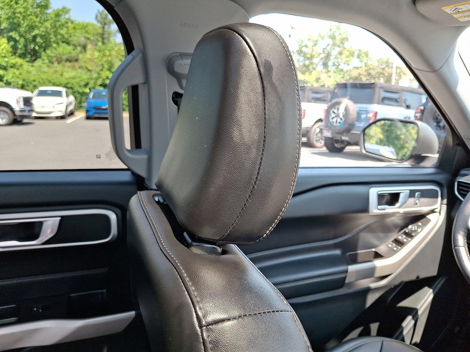 Certified 2022 Ford Explorer XLT w/ Equipment Group 202A image 13