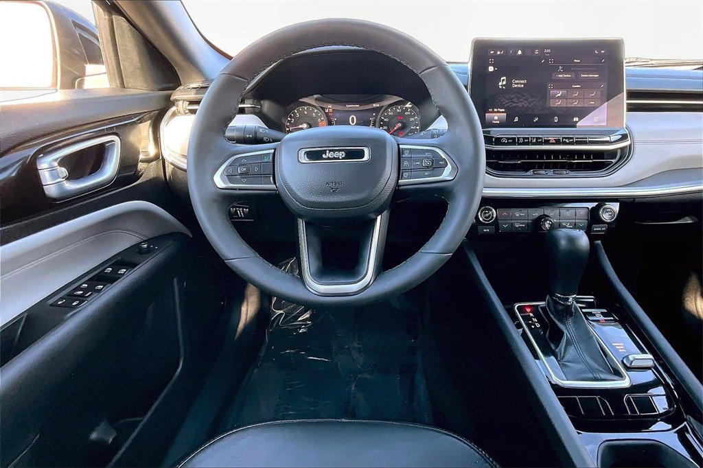 Used 2023 Jeep Compass Limited image 5