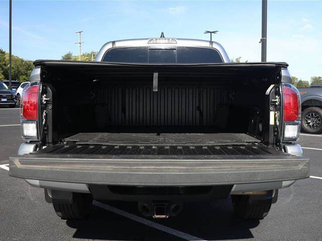 Used 2023 Toyota Tacoma Limited AWD/4WD image 14