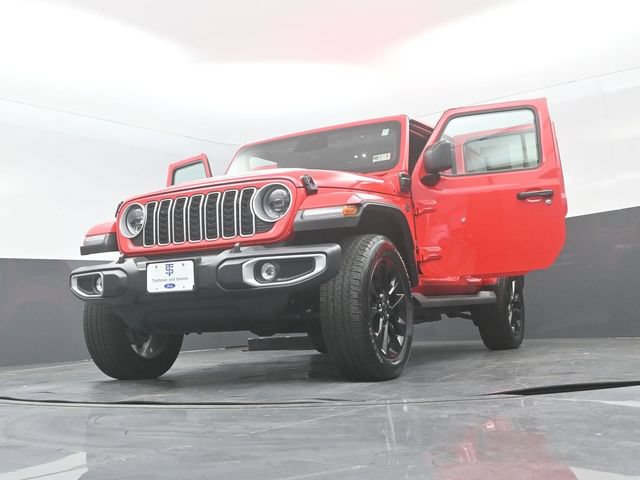 Used 2025 Jeep Wrangler Unlimited Sahara AWD/4WD image 30