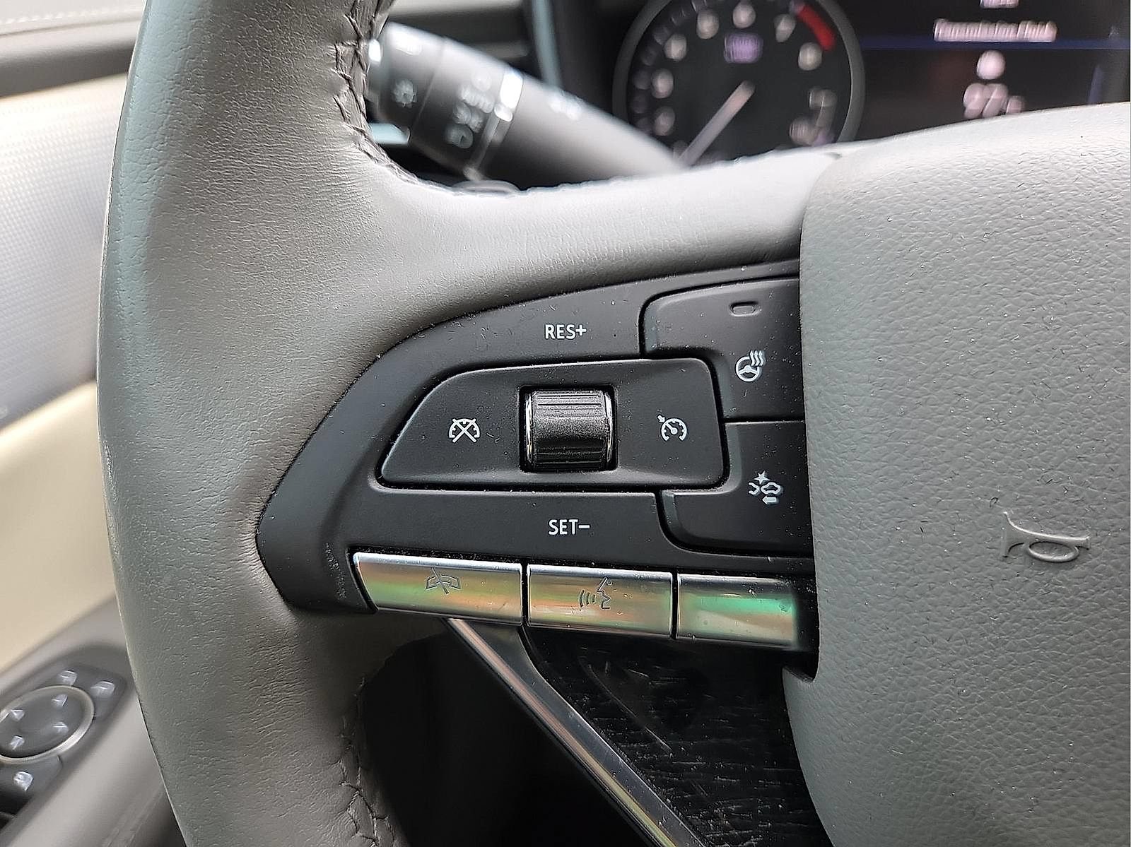 Used 2023 Cadillac XT6 Premium Luxury w/ Technology Package FWD image 21