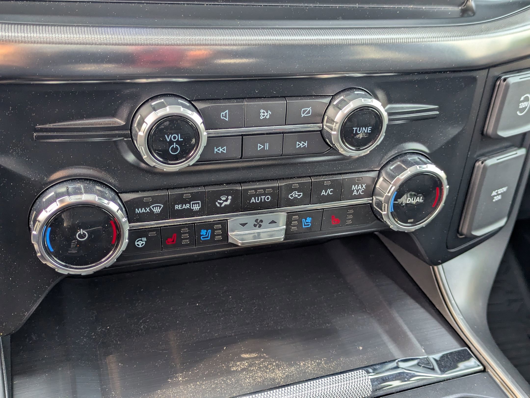 Certified 2024 Ford F150 Lariat w/ Bed Utility Package image 27