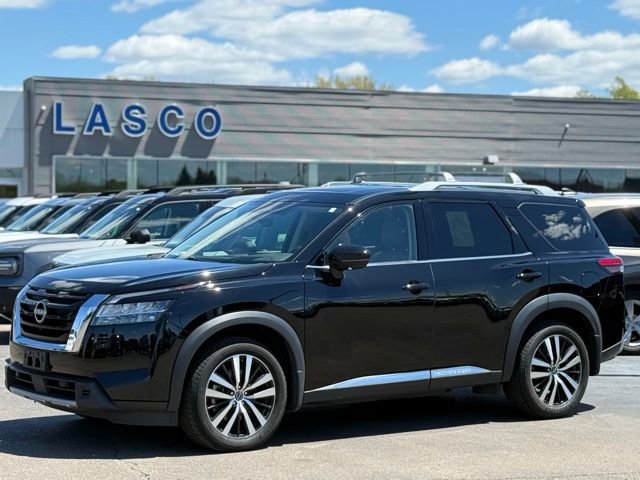 Used 2023 Nissan Pathfinder Platinum w/ Cargo Package AWD/4WD image 1