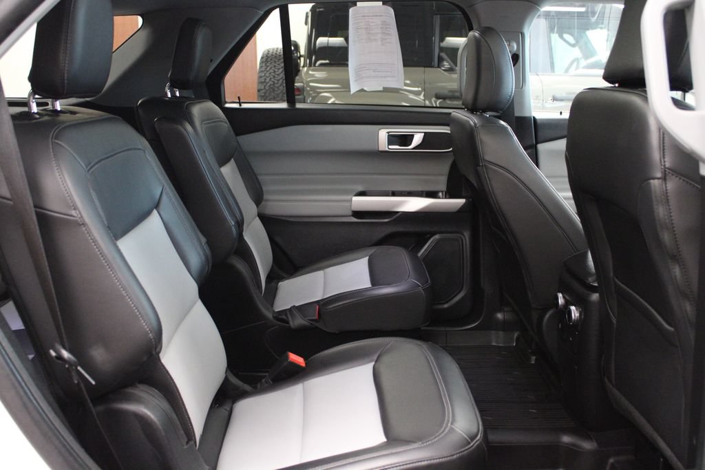 Certified 2023 Ford Explorer XLT w/ Equipment Group 202A AWD/4WD image 46