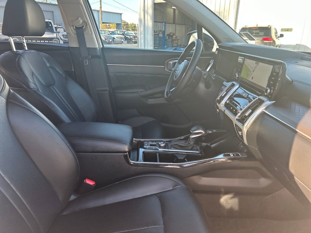 Used 2023 Kia Sorento SX image 16
