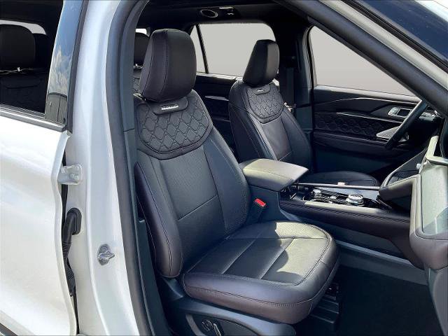 Certified 2025 Ford Explorer Platinum w/ Ultimate Package AWD/4WD image 32