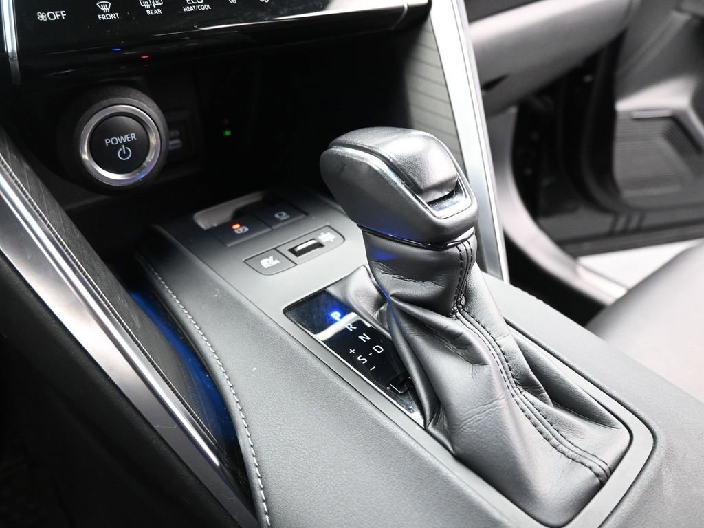 Used 2024 Toyota Venza Limited image 44