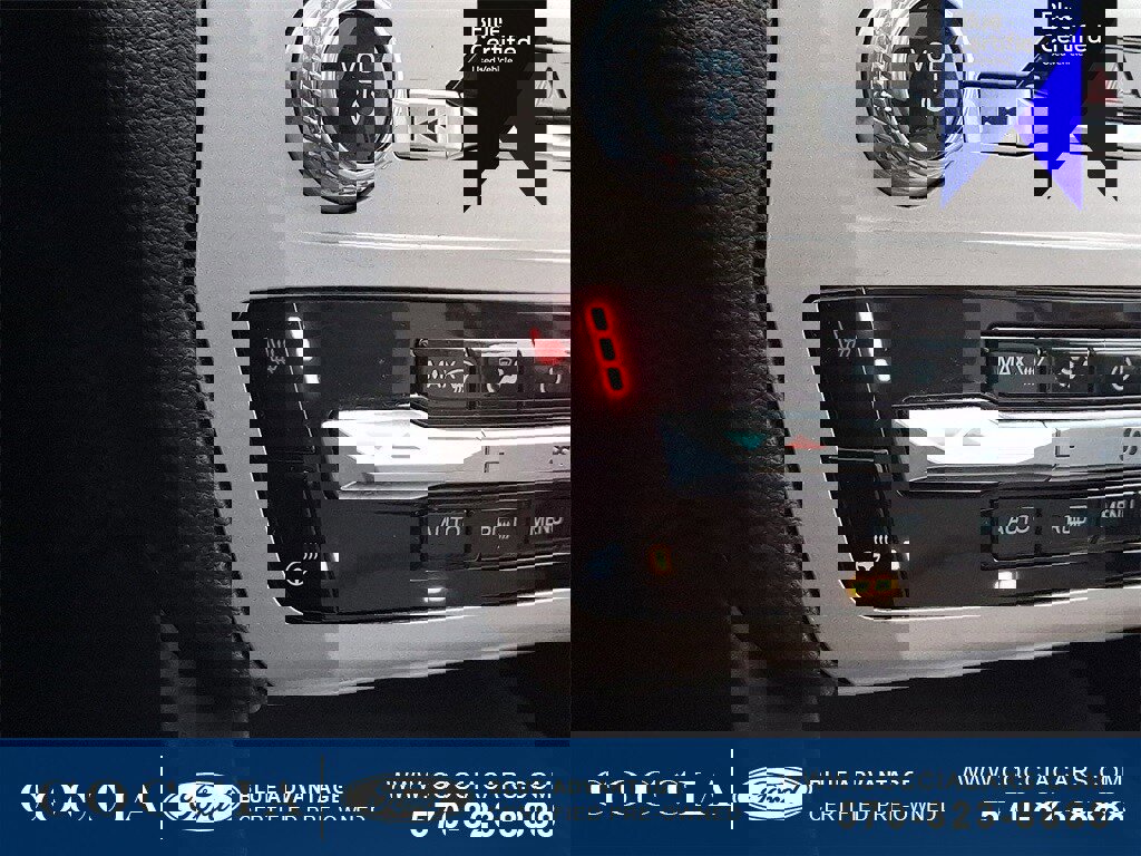 Certified 2022 Ford Explorer XLT w/ Equipment Group 202A image 26