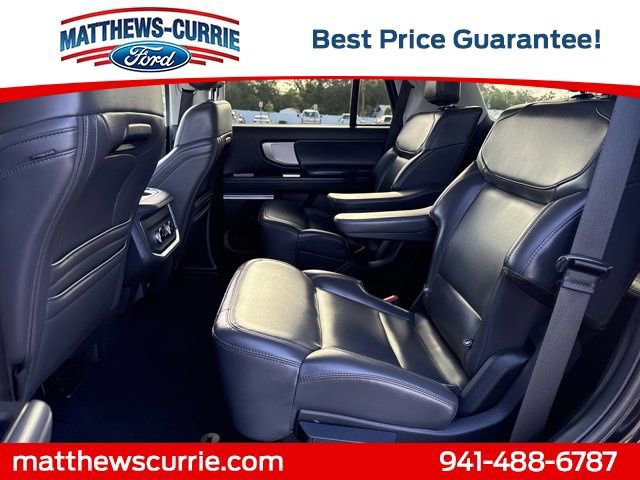 Certified 2025 Ford Expedition Active image 12