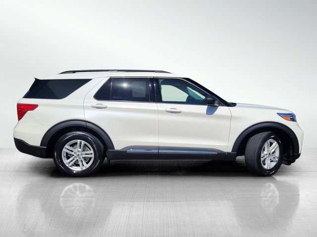 Certified 2022 Ford Explorer XLT image 2