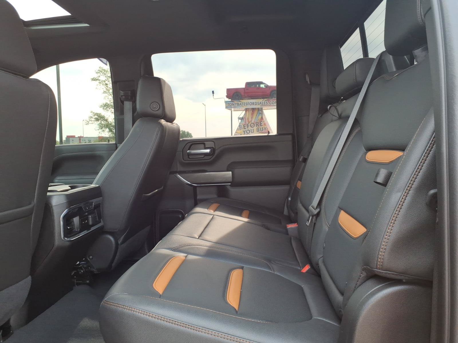 Used 2023 GMC Sierra 2500 AT4 w/ AT4 Premium Plus Package AWD/4WD image 13