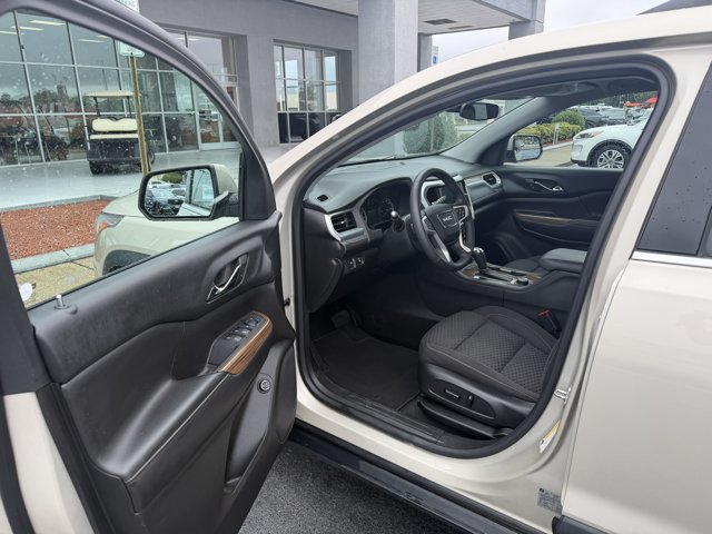 Used 2017 GMC Acadia SLE w/ Driver Alert Package I FWD image 10