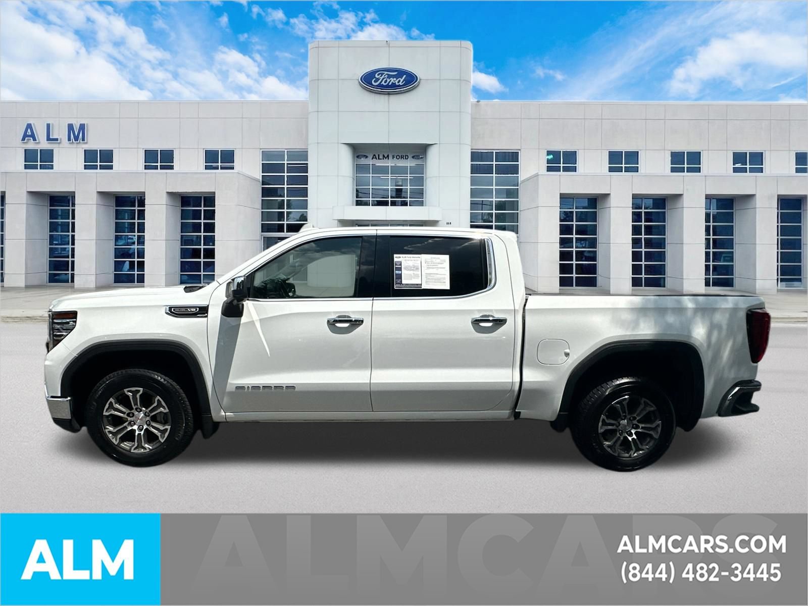 Used 2025 GMC Sierra 1500 SLT RWD image 9