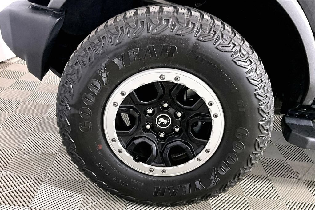 Certified 2022 Ford Bronco Outer Banks w/ Sasquatch Package AWD/4WD image 7