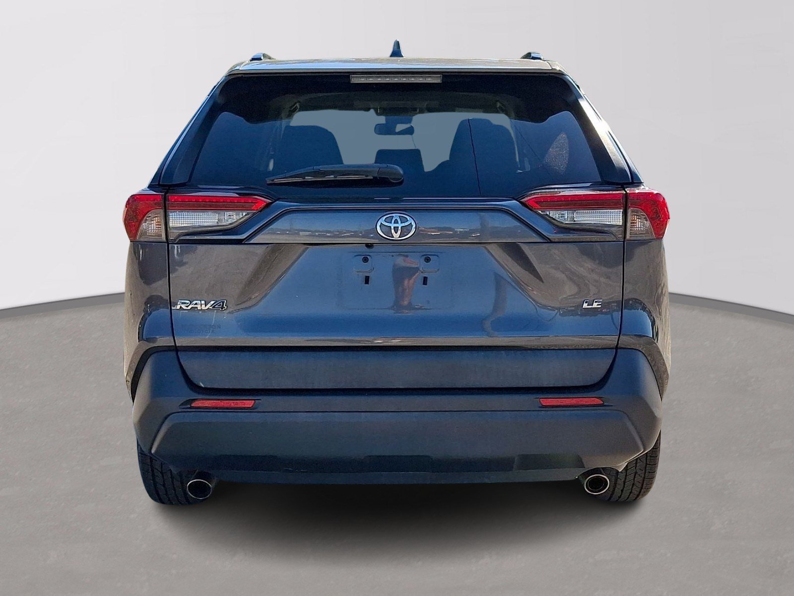 Used 2019 Toyota RAV4 LE FWD image 5