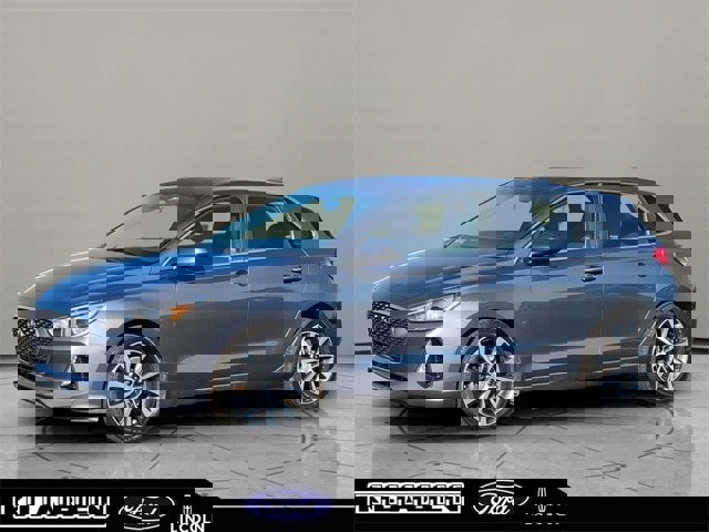 Used 2019 Hyundai Elantra GT image 1