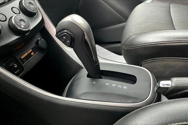 Used 2022 Chevrolet Trax LT w/ LT Convenience Package image 18