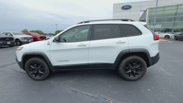 Used 2017 Jeep Cherokee Trailhawk AWD/4WD image 5
