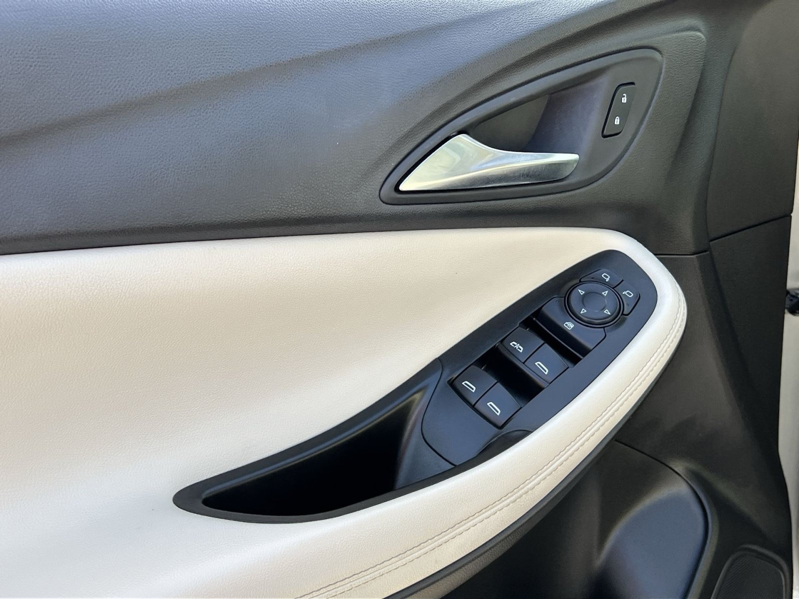 Used 2024 Buick Encore GX Preferred w/ Comfort Package FWD image 15