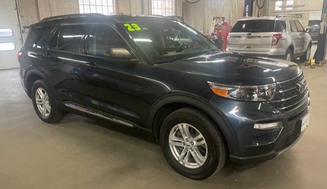 Certified 2023 Ford Explorer XLT w/ Equipment Group 202A AWD/4WD image 7