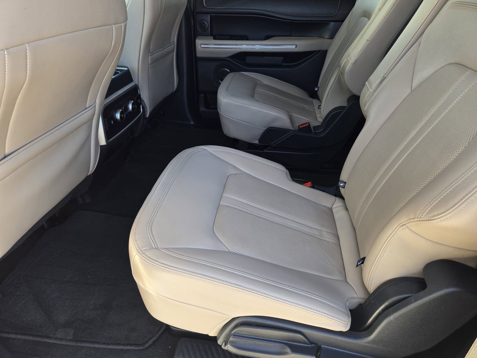 Certified 2024 Ford Expedition Max Limited image 31